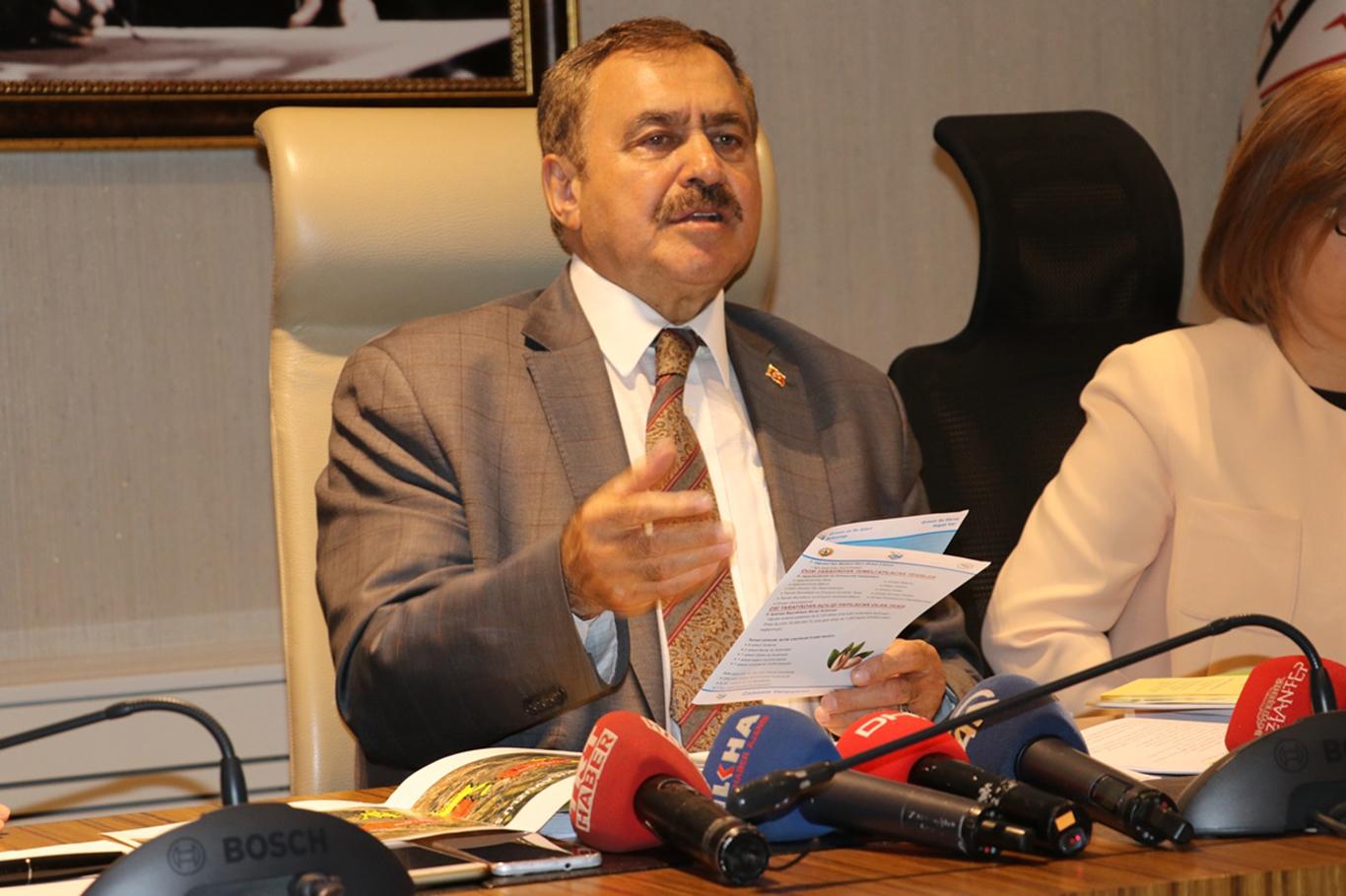 "Türkiye'nin önünü kesmek istiyorlar" "Türkiye'nin önünü kesmek istiyorlar"
